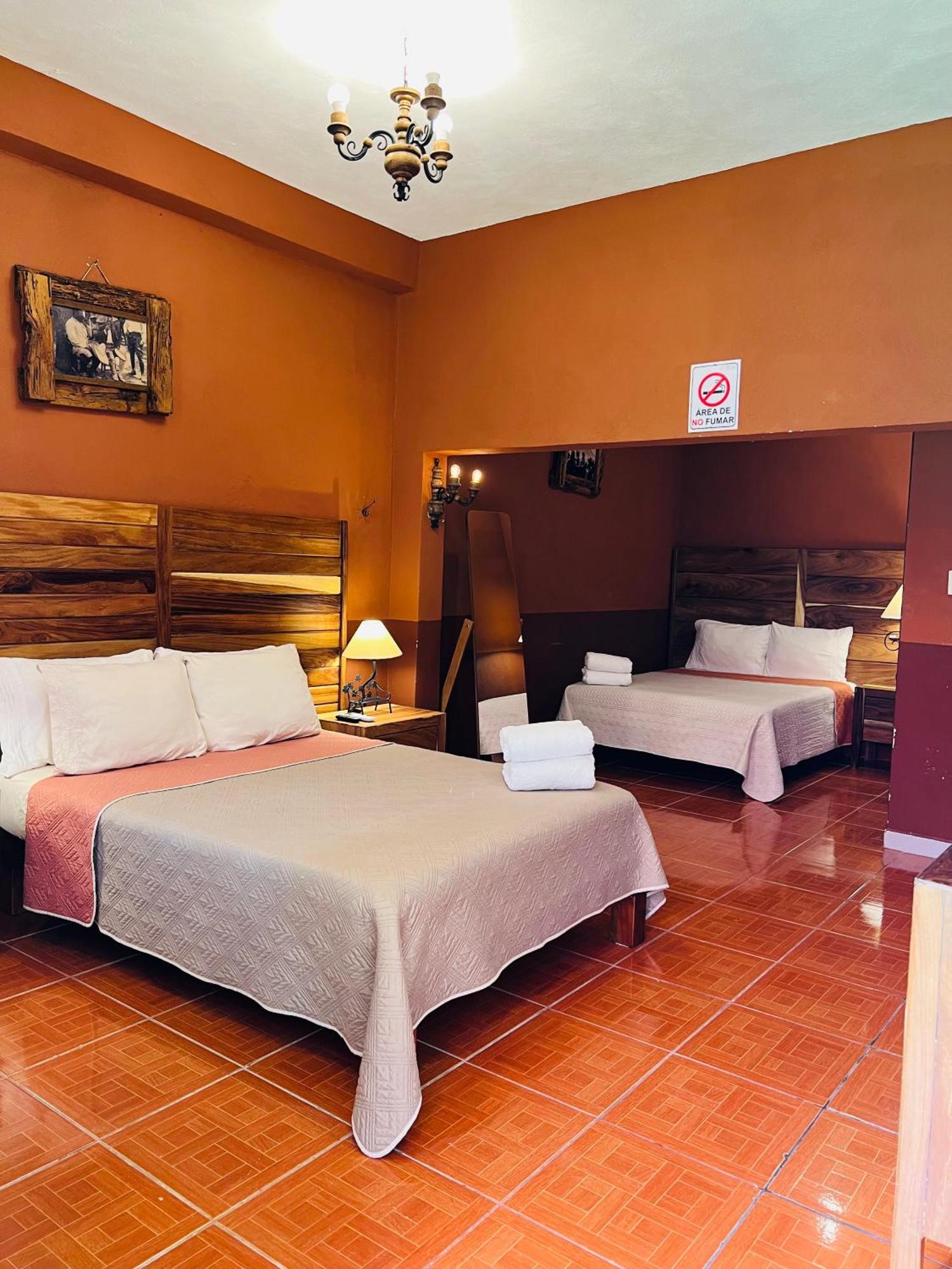 Hosteria Casa Marquez León Dış mekan fotoğraf